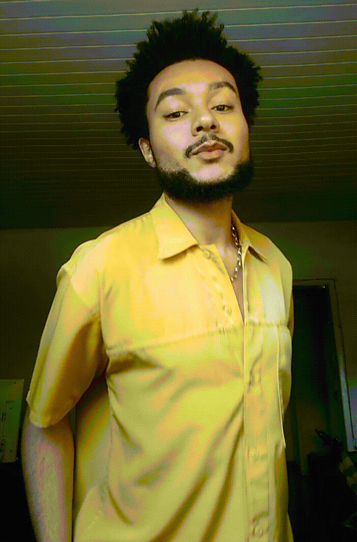 gif do criador do site ascenando 
                            com as mãos, dando boas vindas
